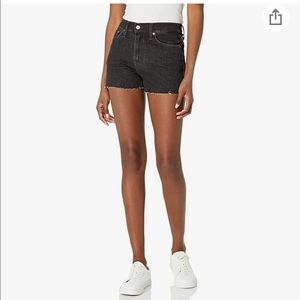 Levi’s high rise shorts size 6